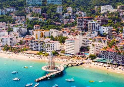 The Best of Puerto Vallarta: A Guide to the Mexican City's Spectacular Beaches, Marine Life, and Local Resorts